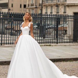 Brand New Never Worn Milla Nova Wedding Dress!